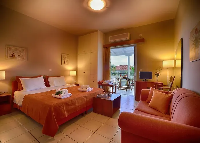 Ξενοδοχείο με διαμερίσματα Theoxenia 4*